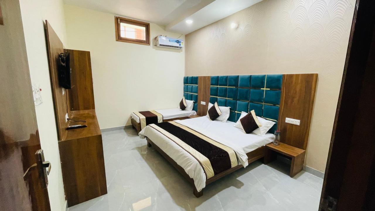 Hotel Av Grand 2*
